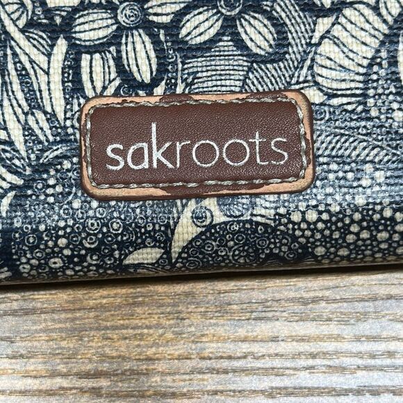 Sakroots Artist Zip Around Wallet Navy Blue White Floral Spirit Desert - Picture 2 of 10